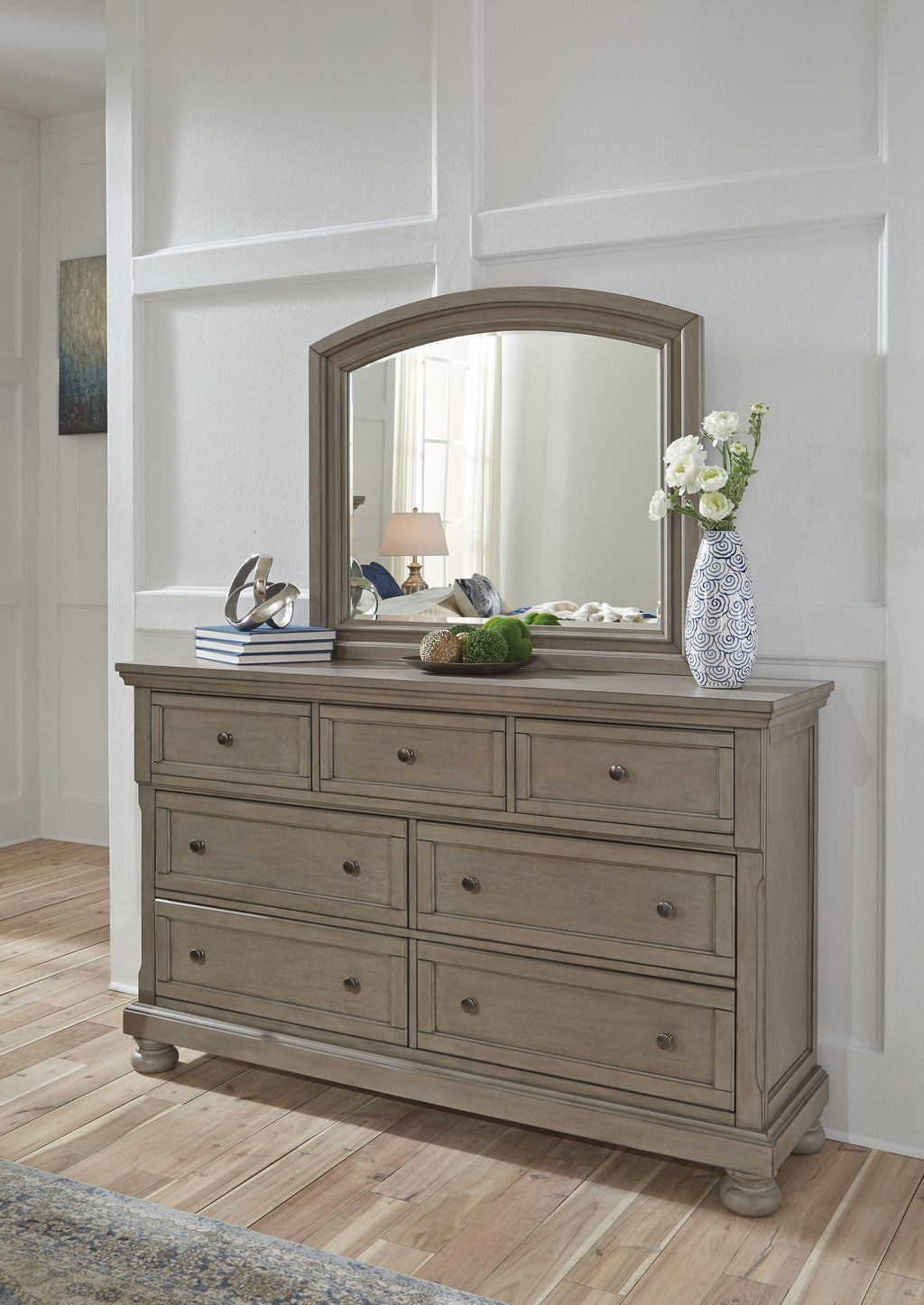 Lettner Dresser, Mirror